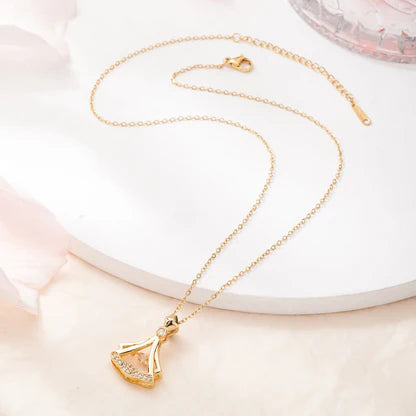 Elegant 24K Gold-Plated Fan Necklace