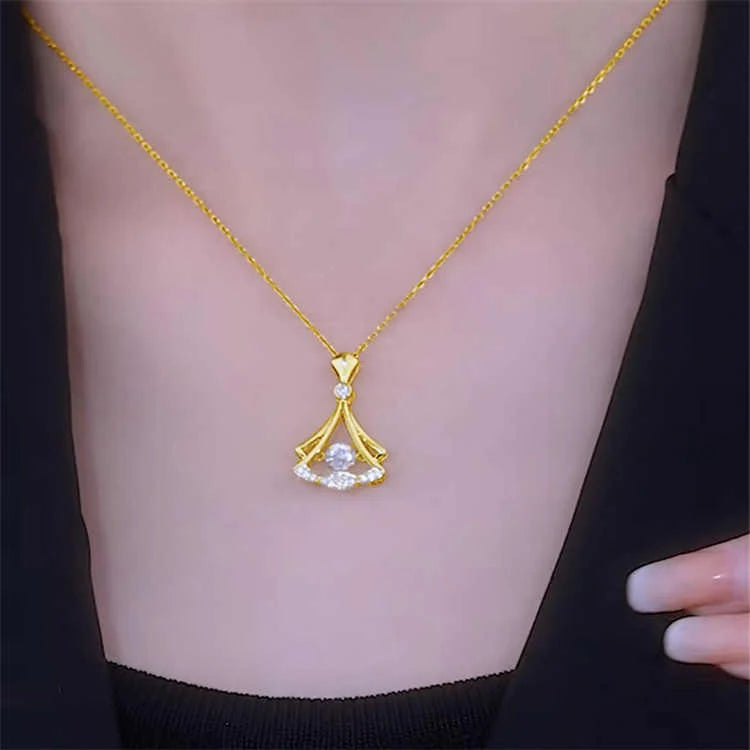 Elegant 24K Gold-Plated Fan Necklace